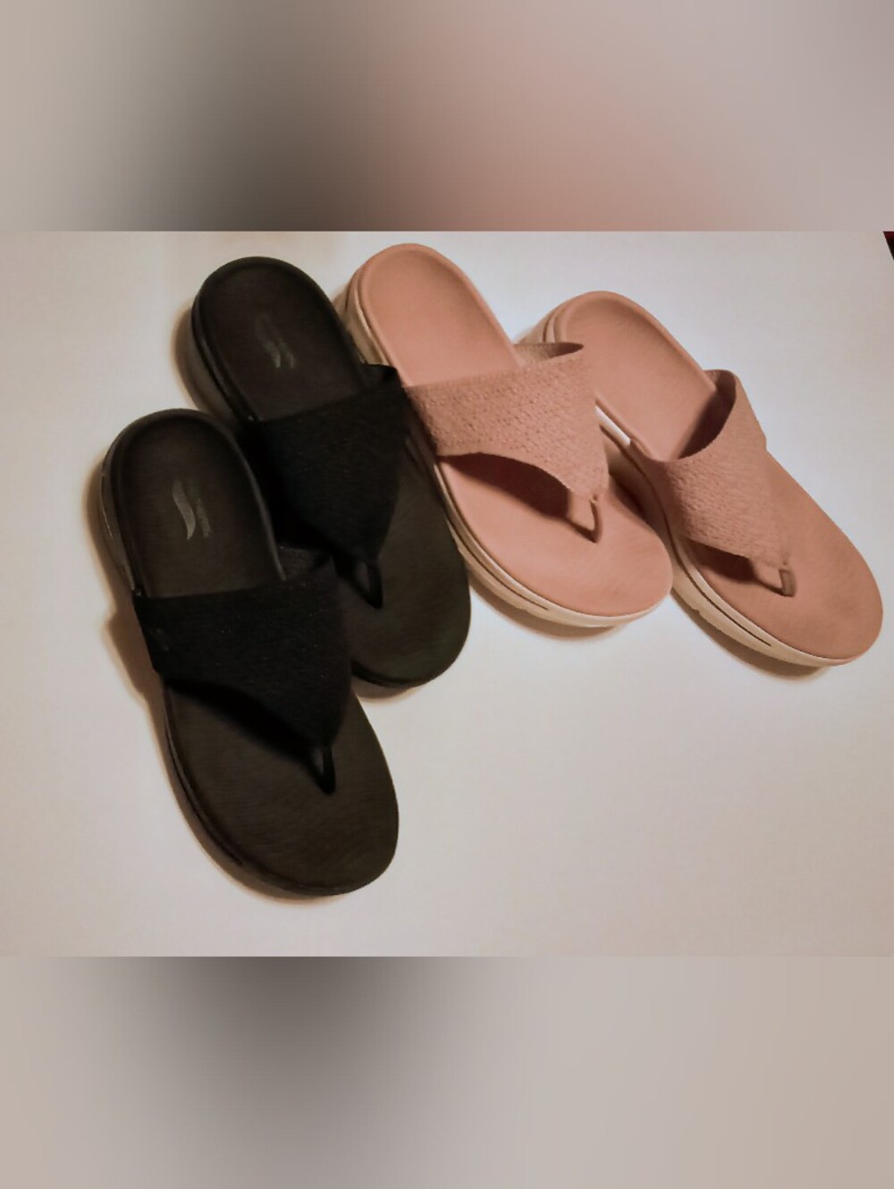 Skechers Duo-Tone Foam Thong Sandals - Black & Blush